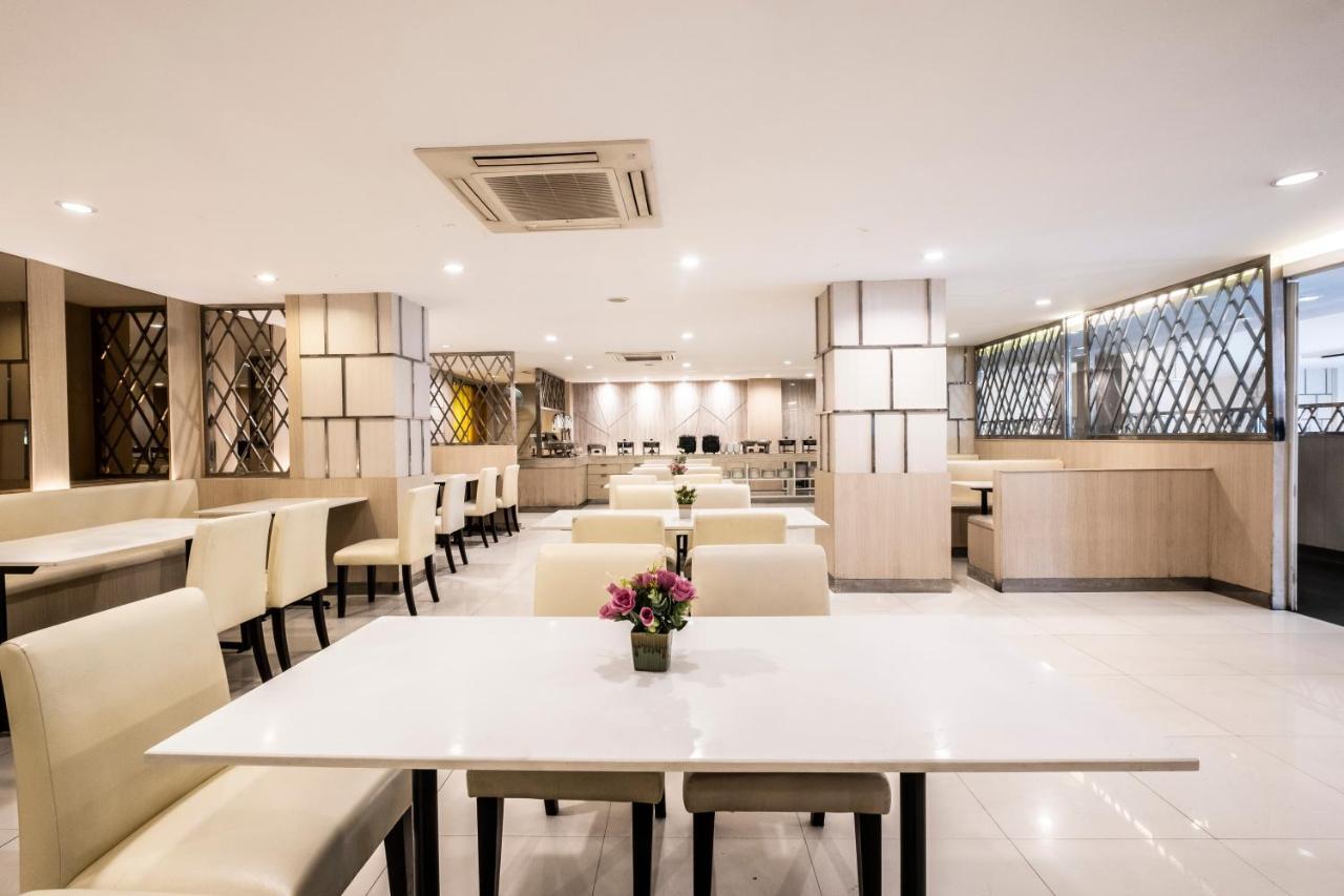 The Airport Courtyard Suvarnabhumi Airport Bangkok Luaran gambar The interior of the restaurant