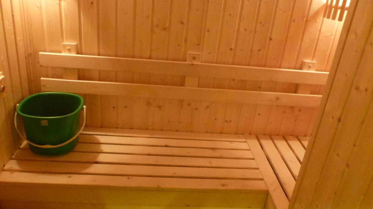 The Airport Courtyard Suvarnabhumi Airport Bangkok Luaran gambar A bench in a Finnish sauna